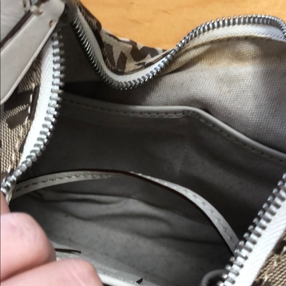 SALE Signature Michael Kors Bag - Picture 7 of 10